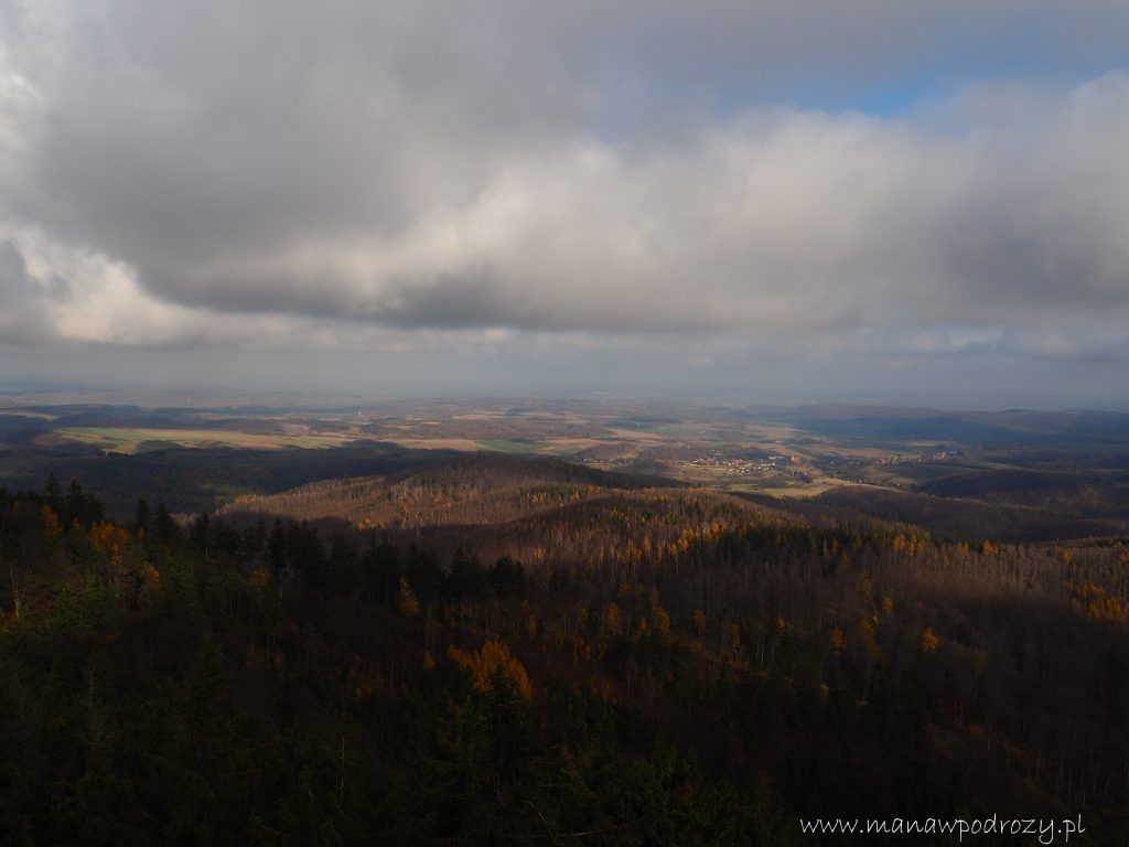 Trójgarb- wieża widokowa i szlaki [Góry Wałbrzyskie]