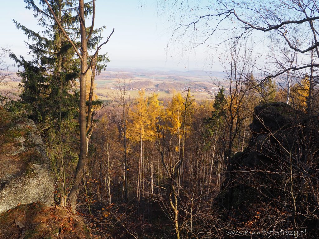 Trójgarb- wieża widokowa i szlaki [Góry Wałbrzyskie]