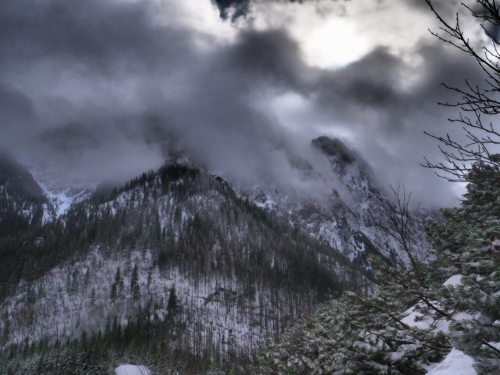 Sarnia Skała - opis szlaku [Tatry Zachodnie]