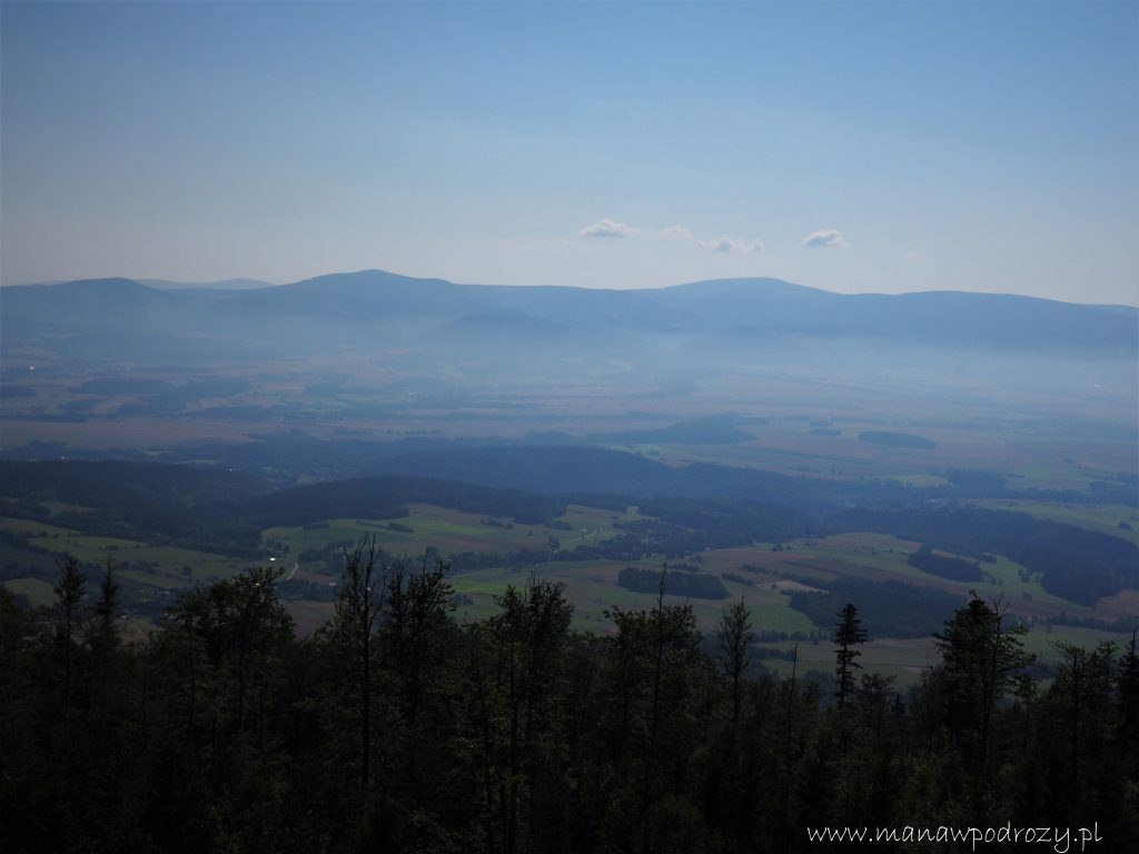 Widok z Jagodnej na Masyw Śnieżnika