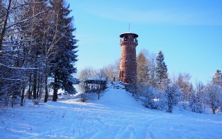 Góra Wszystkich Świętych - szlak, wieża widokowa [Wzgórza Włodzickie]