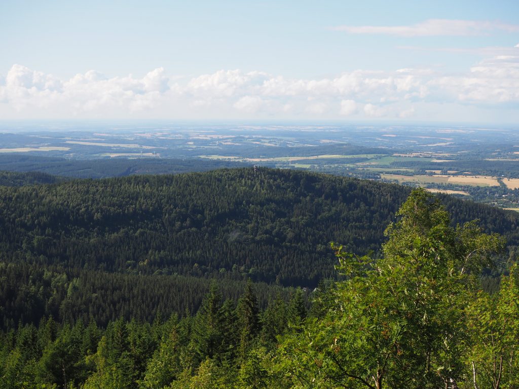 Stóg Izerski (szlaki, schronisko, kolej gondolowa) [Góry Izerskie]